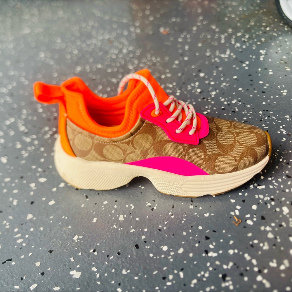 Vibrant Orange Sneakers with Cushioned Sole and Breathable Mesh